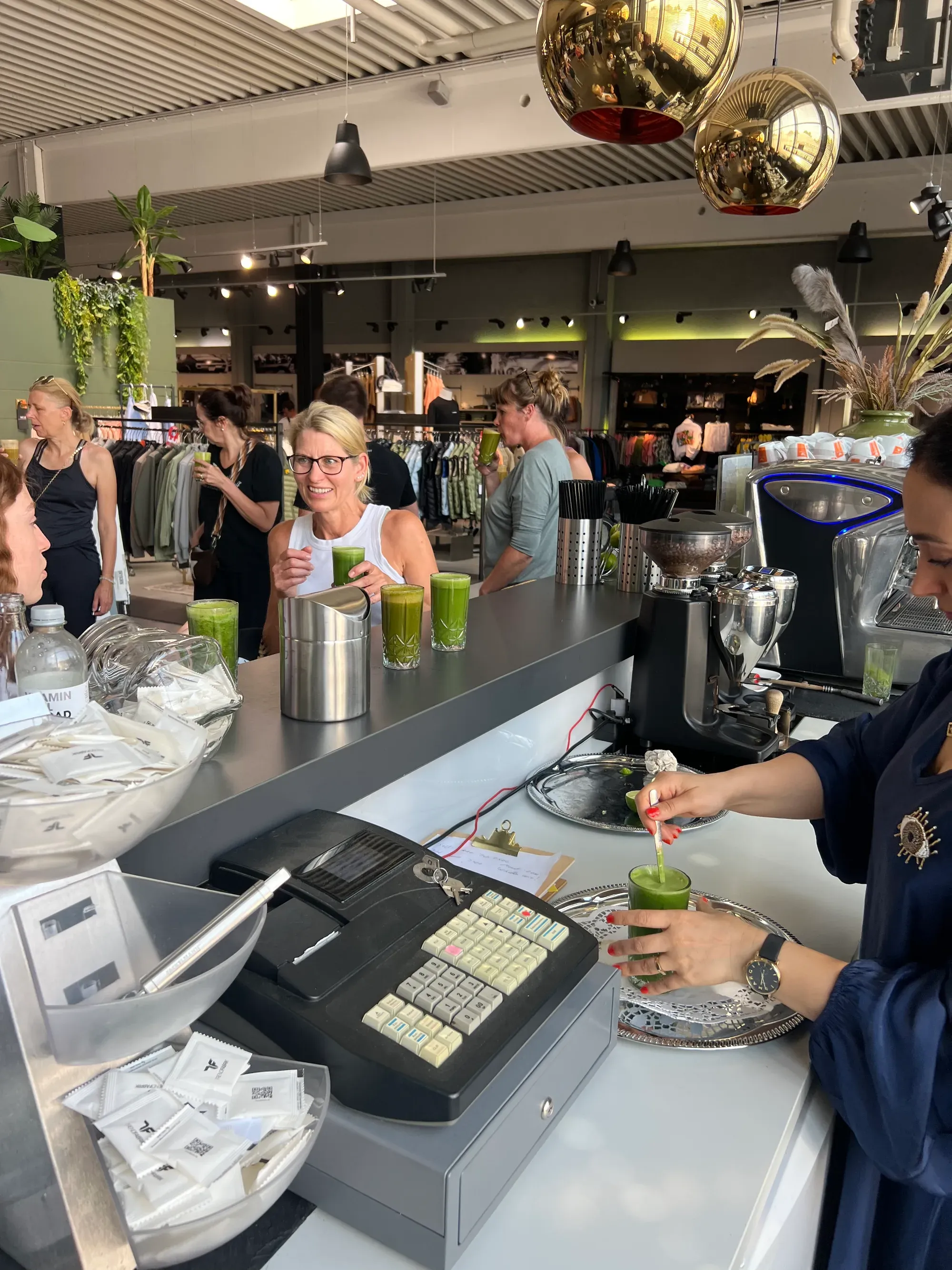 Frische Smoothies an der Kaffee-Bar der Trendfabrik