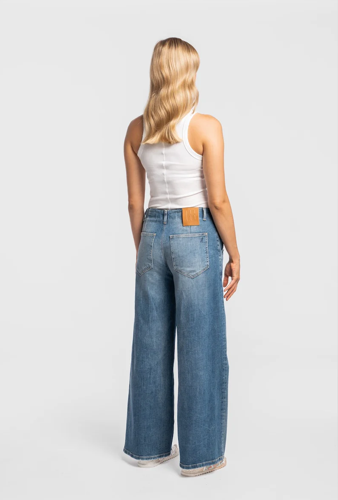 TWISTED WIDE LEG
