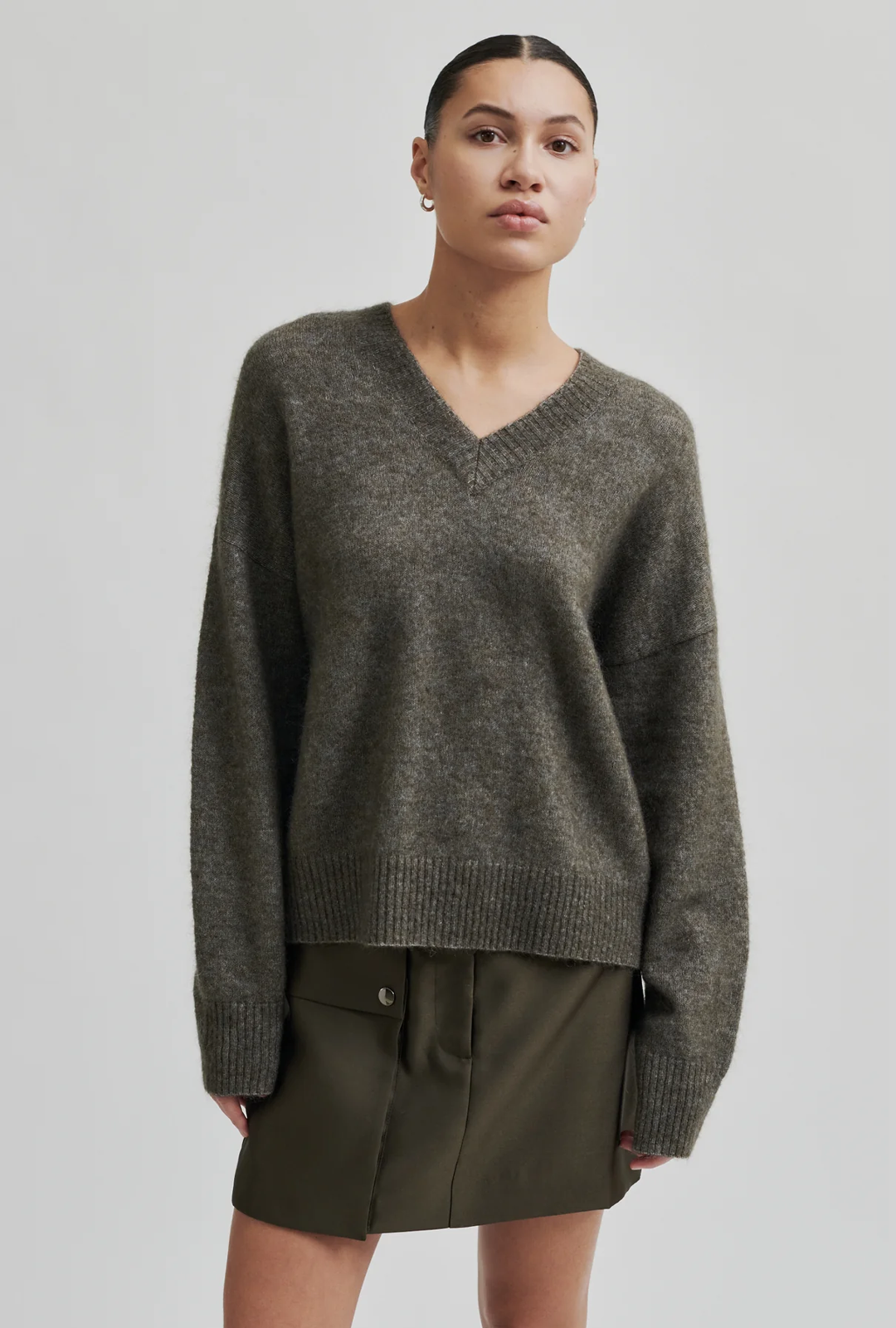 BROOK KNIT LOOSE V-NECK