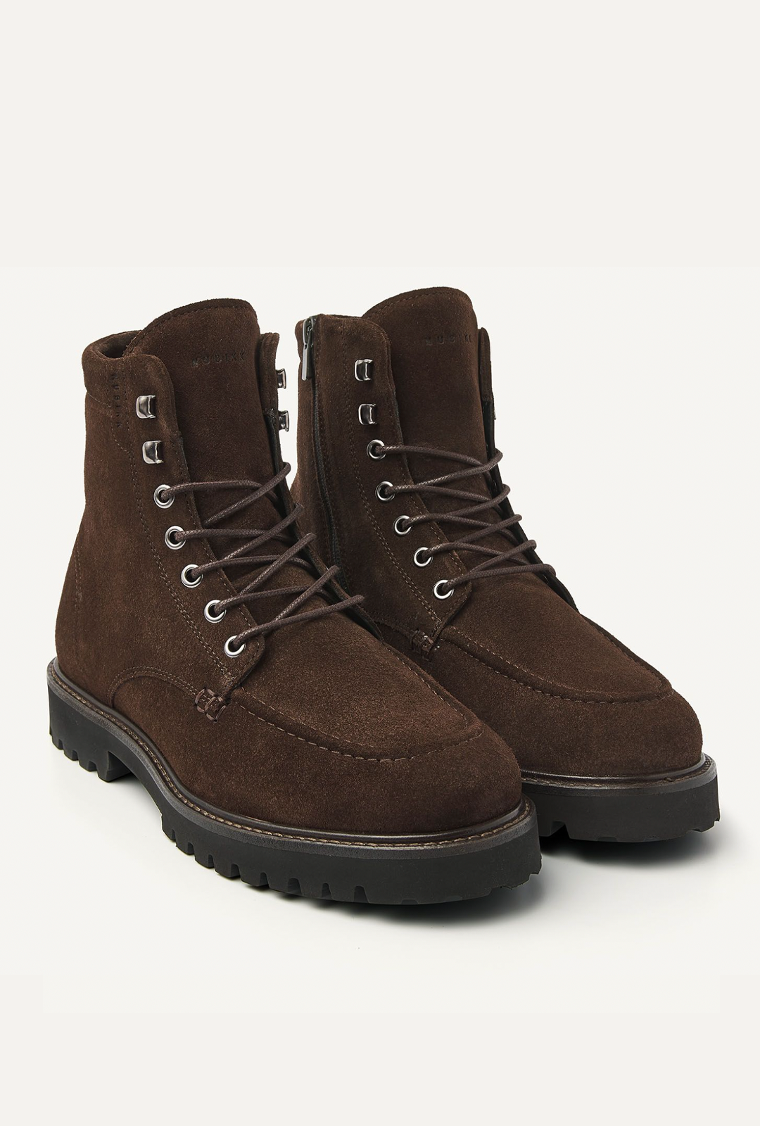 Schuhe I Ethan Harvey