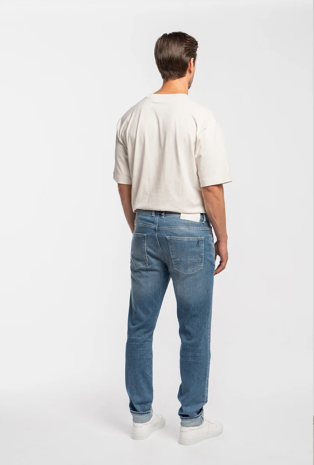 TAPERED FIT