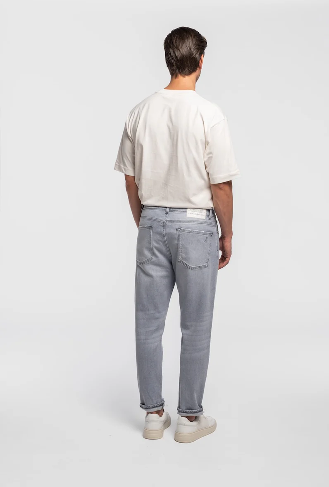 RELAXED CROPPED